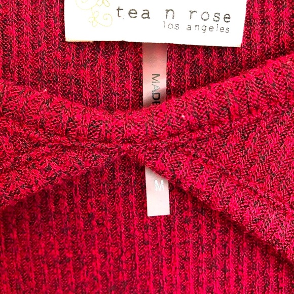 Crop top stretchy with cutout Cute! M - Picture 2 of 4